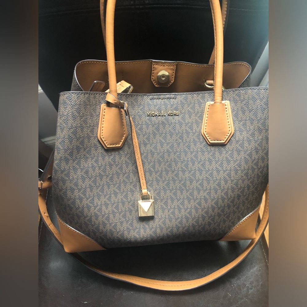 Michael Kors Brown and Tan Tote with Gold Hardware,read description